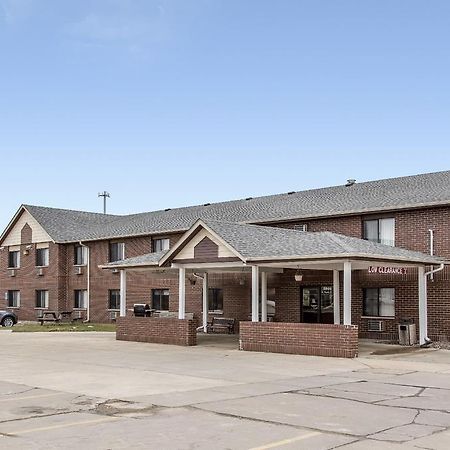 Econo Lodge Inn & Suites Dubuque Exterior foto
