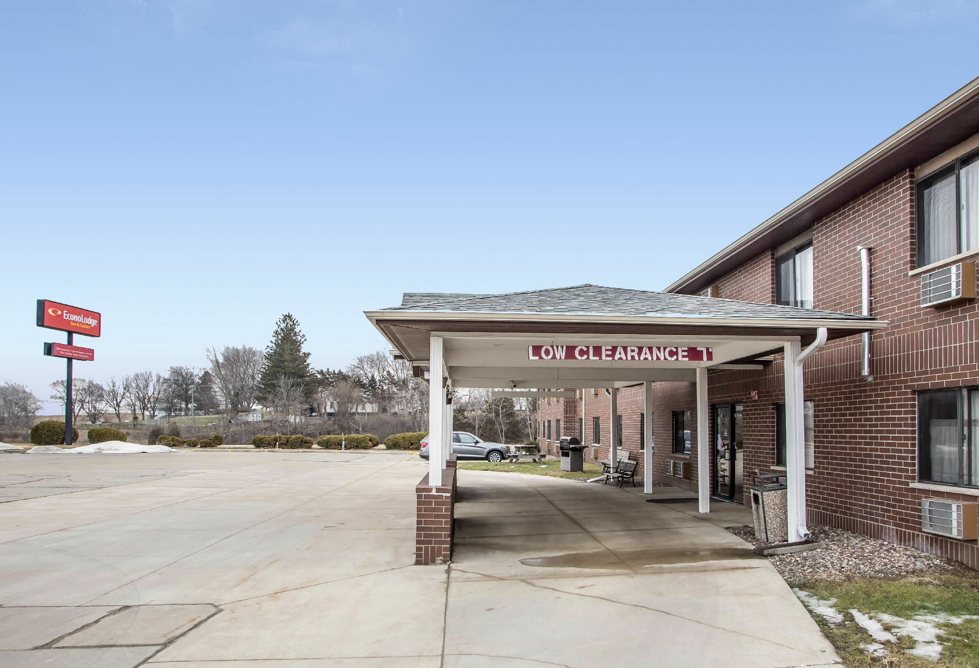 Econo Lodge Inn & Suites Dubuque Exterior foto